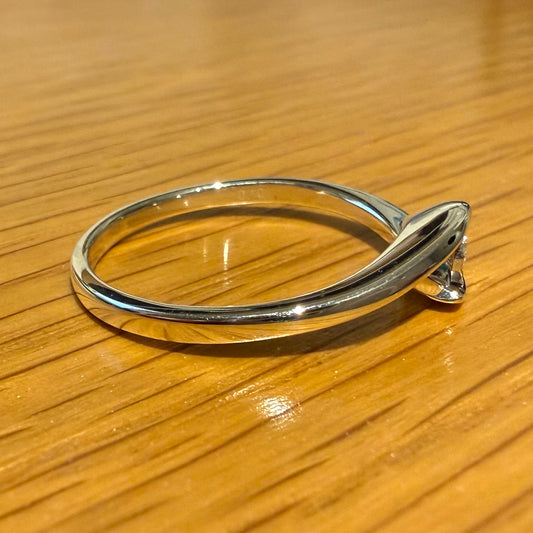 9CT WHITE GOLD DIAMOND RING