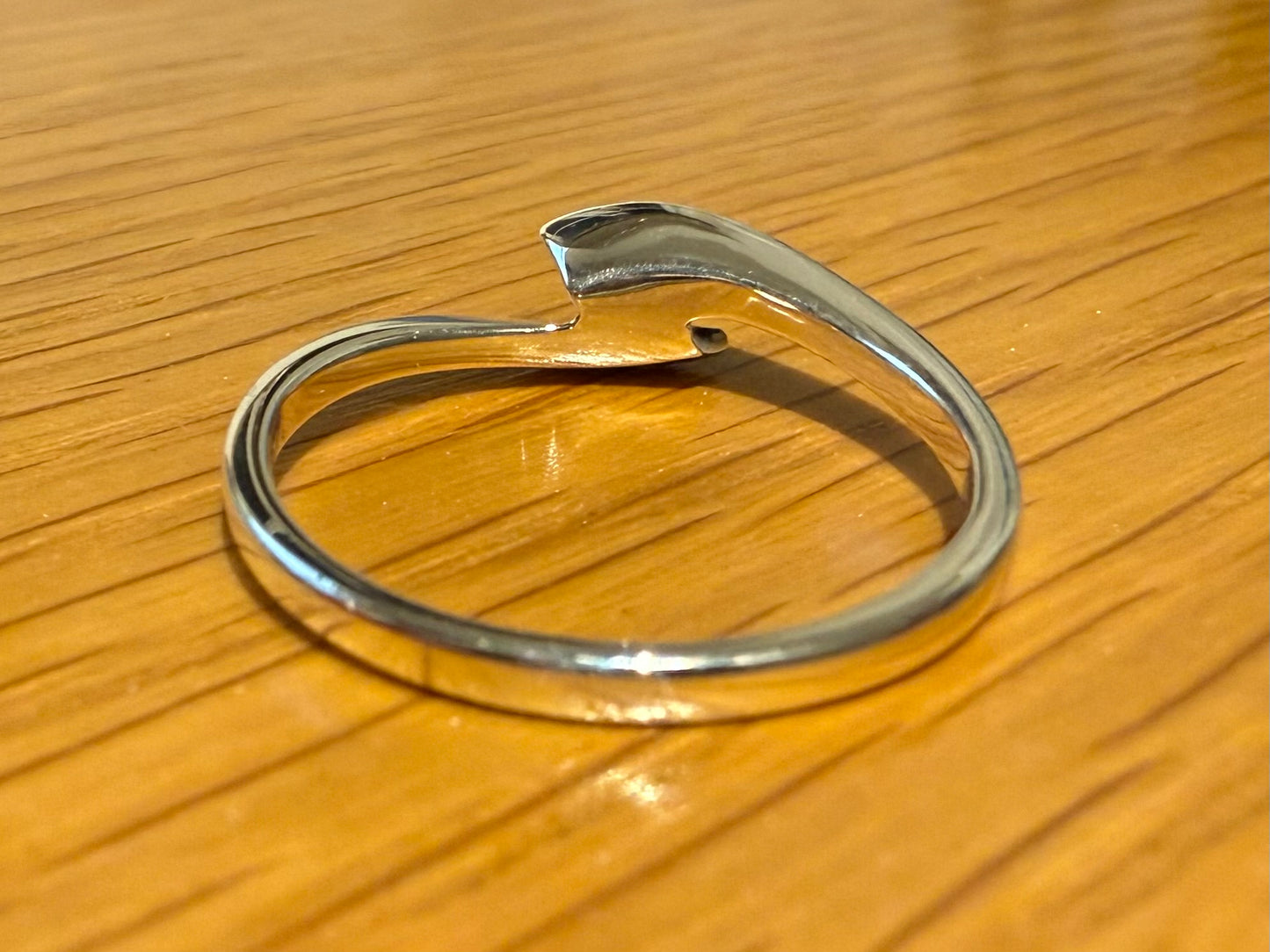 9CT WHITE GOLD DIAMOND RING