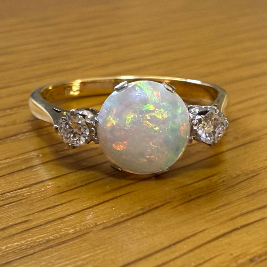 18CT YELLOW GOLD OPAL AND DIAMOND RING