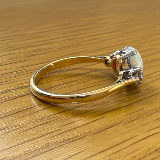 18CT YELLOW GOLD OPAL AND DIAMOND RING
