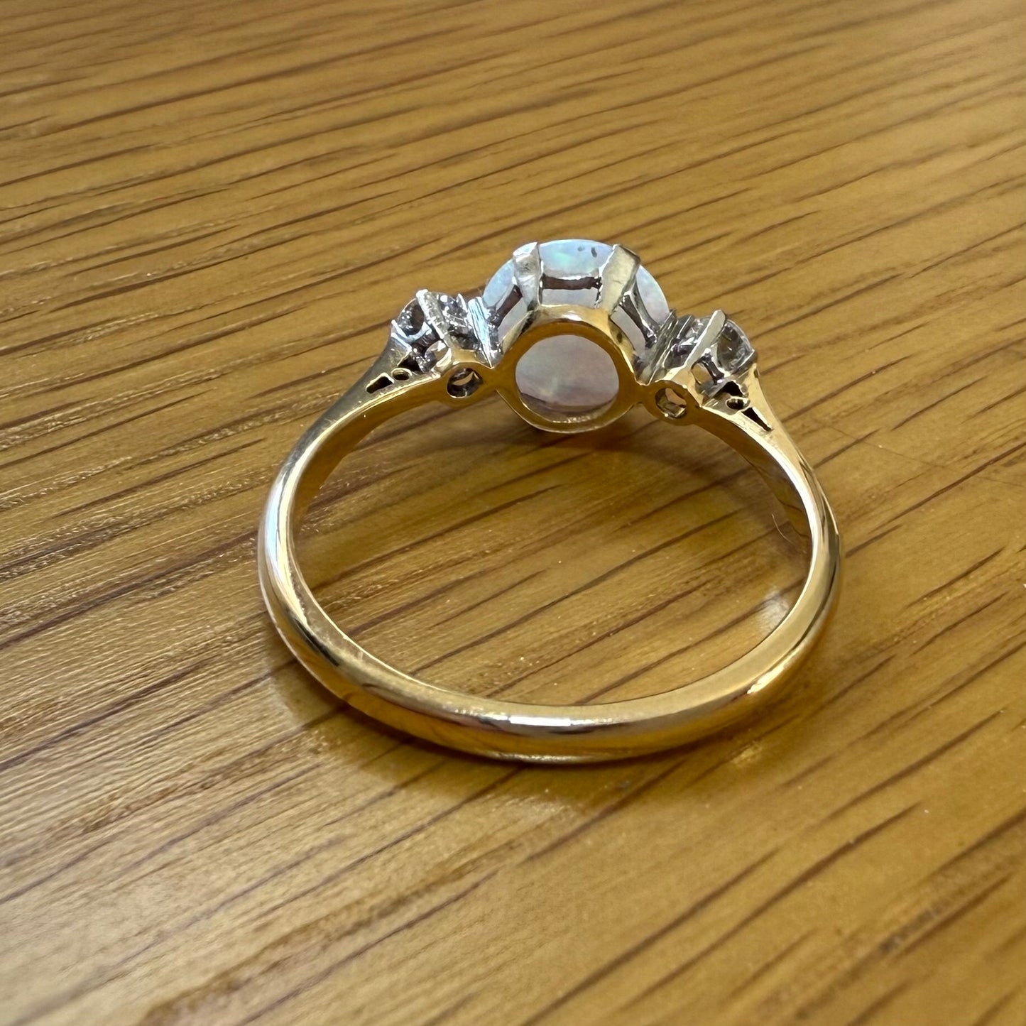 18CT YELLOW GOLD OPAL AND DIAMOND RING