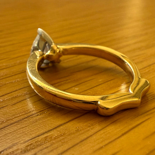 18CT YELLOW GOLD DIAMOND RING