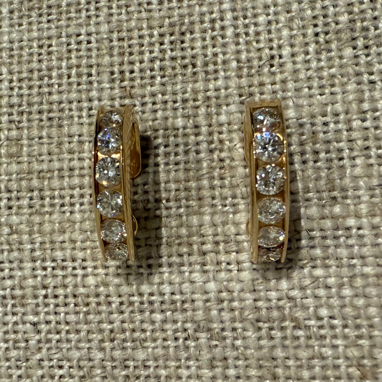 18CT YELLOW GOLD DIAMOND EARRINGS