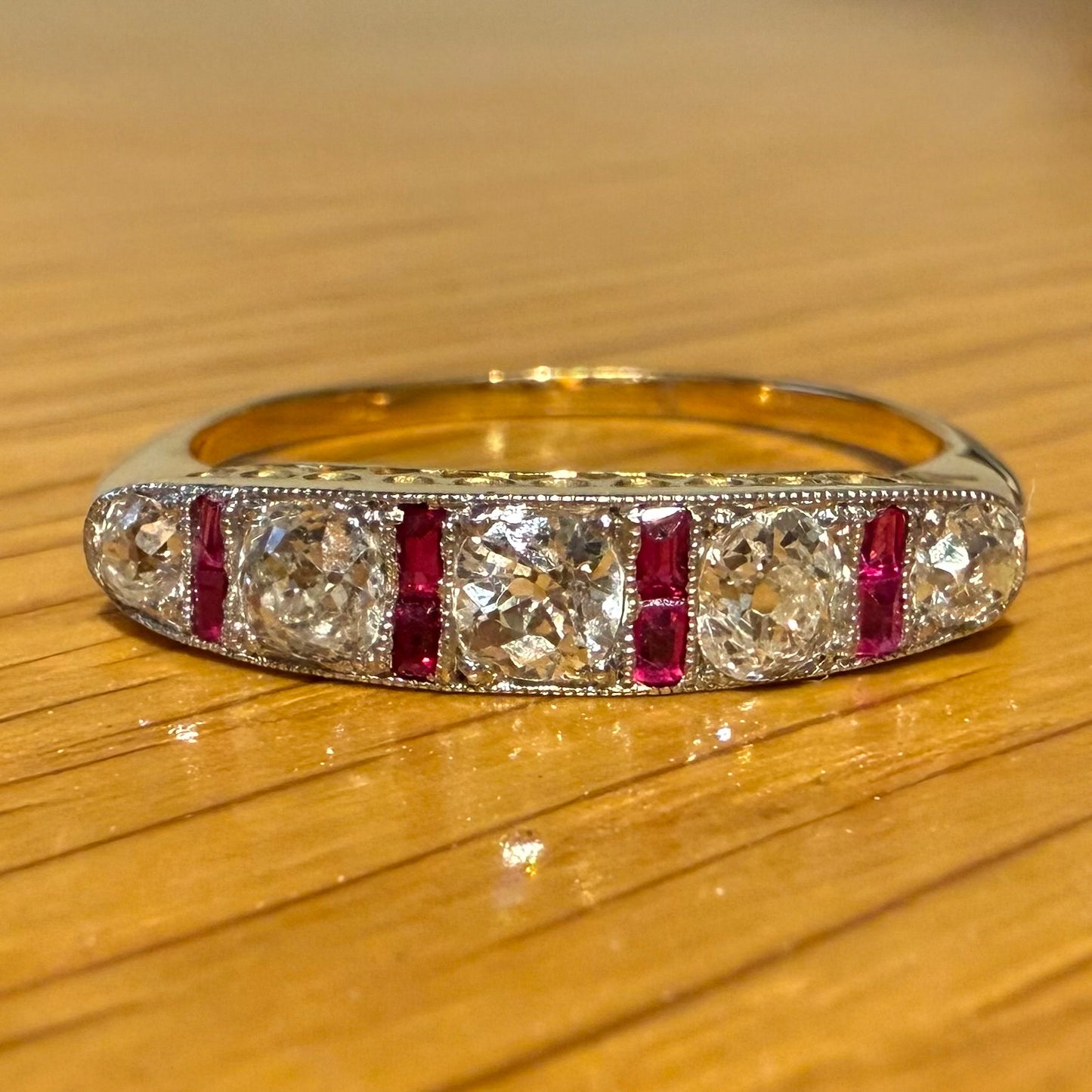 18CT AND PLATINUM VINTAGE DIAMOND AND RUBY RING