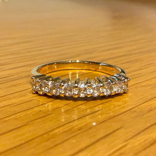 18CT YELLOW GOLD 9 STONE DIAMOND ETERNITY RING