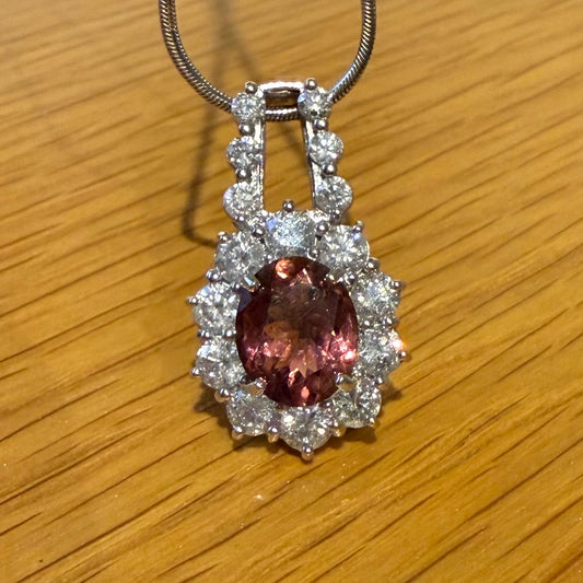 18CT WHITE GOLD PURPLE TOURMALINE AND DIAMOND CLUSTER PENDANT AND CHAIN