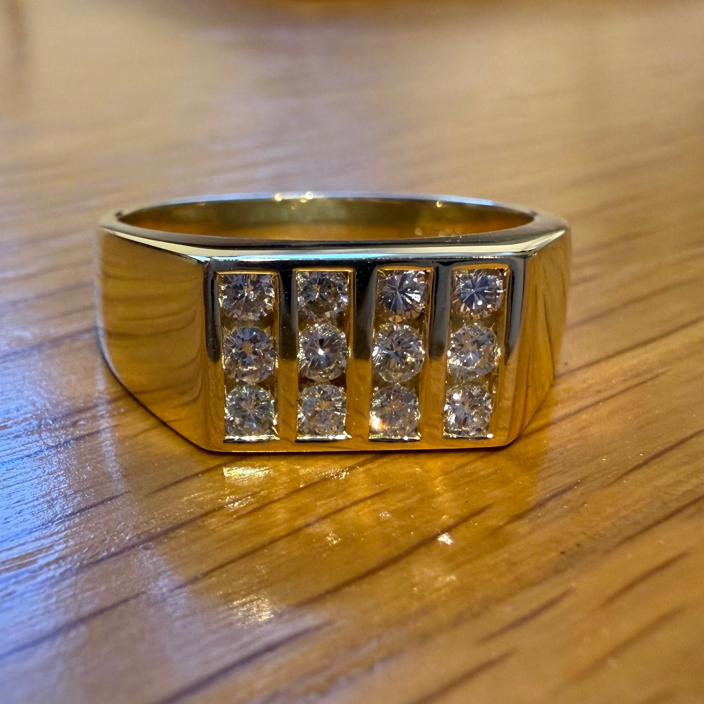 18CT DIAMOND SIGNET RING