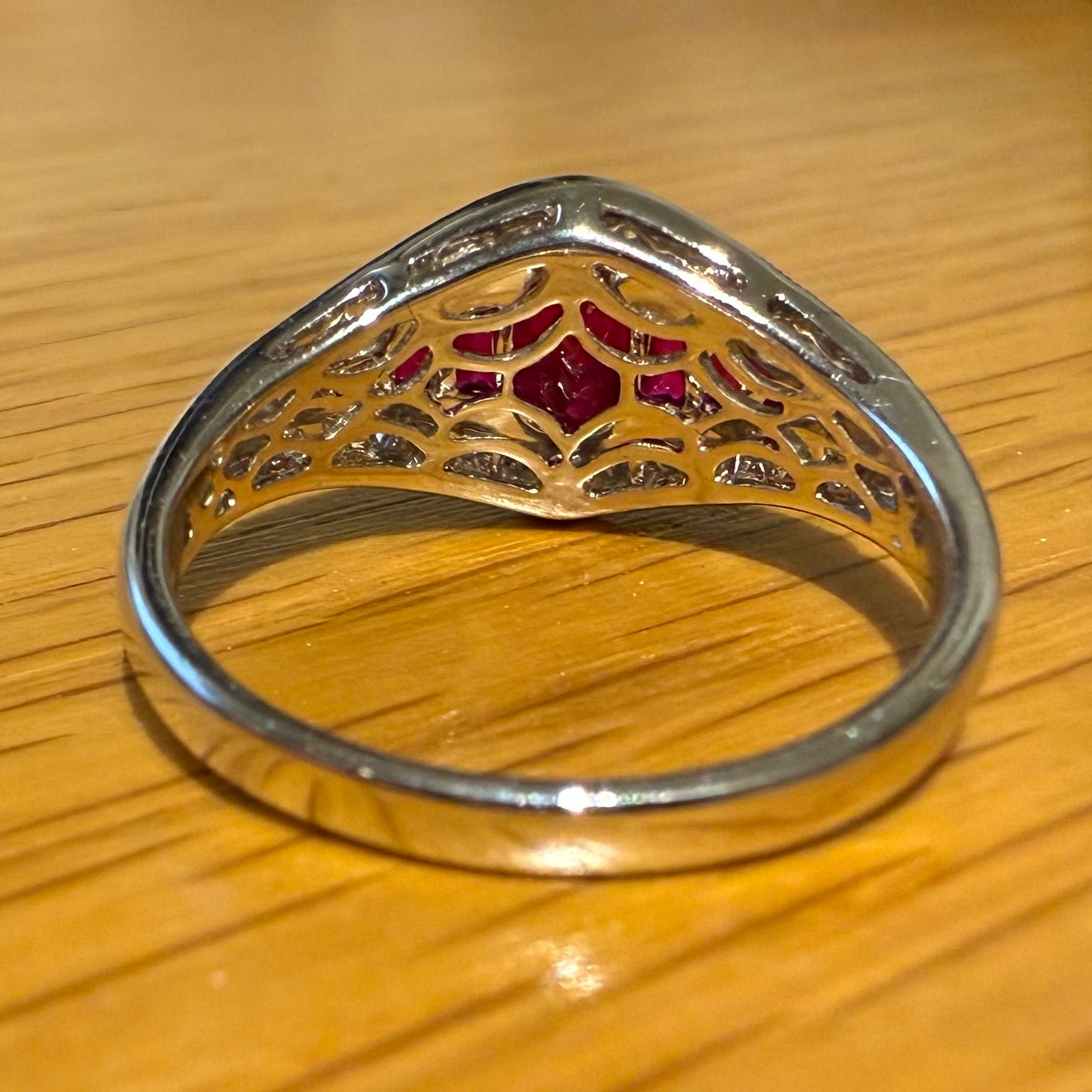 18CT WHITE GOLD RUBY DIAMOND RING