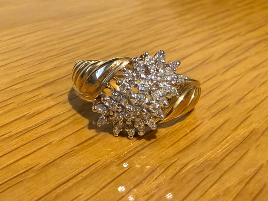 9CT YELLOW GOLD DIAMOND CLUSTER RING