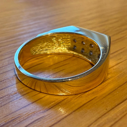 18CT DIAMOND SIGNET RING