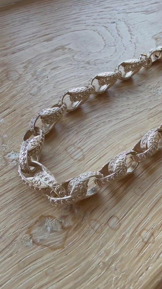 9CT TULIP NECKLACE